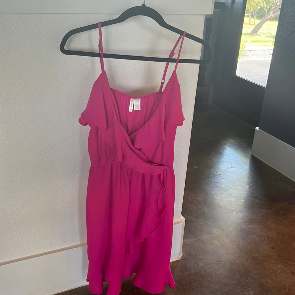 Pink dress barely worn good condition